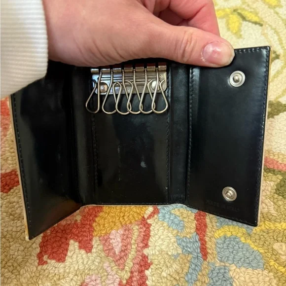 PRADA Unisex Tessuto White Nylon Six-Key Holder With Black Patent Interior - Picture 16 of 16